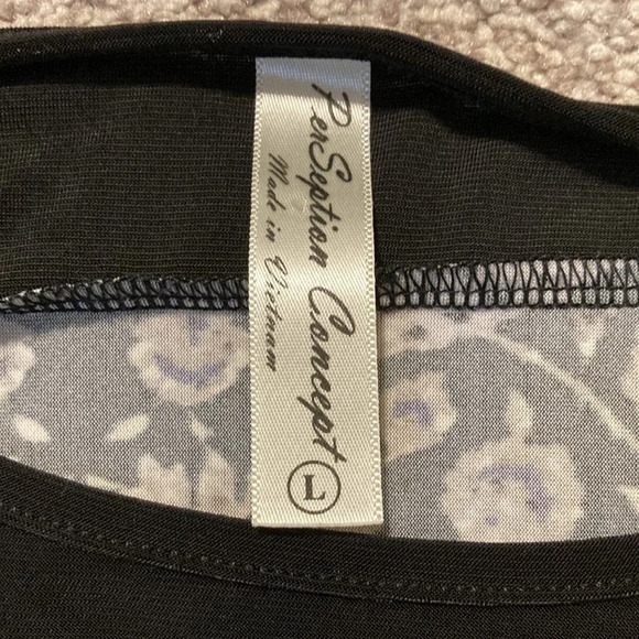 NWOT PerSeption Concept Patterned Top L - Picture 10 of 14
